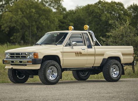 The Fourth-Generation Toyota 4×4 Pickup - The Indestructible Hilux