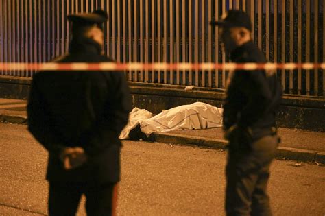 Napoli Agguato Di Camorra A Ponticelli Corriere It