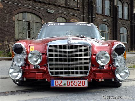 Rote Sau genießt ihren Legendenstatus Mercedes Benz 300 SEL AMG 6