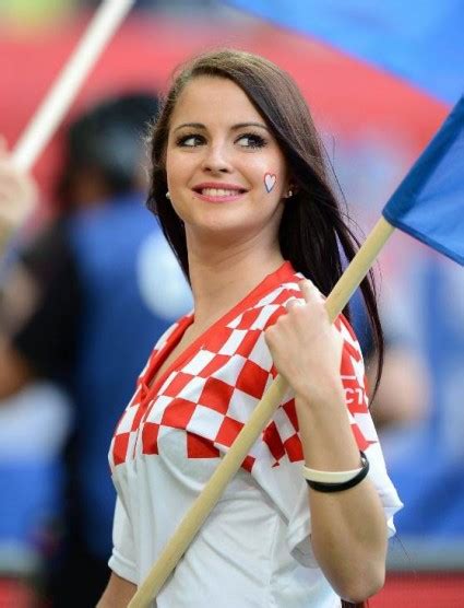 Belle Supportrice Brune Le Blog De Classics Vid Os Insolites