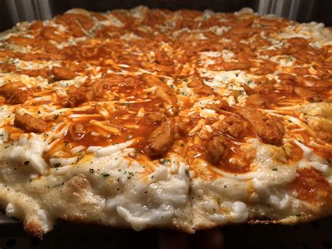 Buffalo Chicken Pizza From Americas Oldest All Vegan Pizzeria Made By Yours Truly Rvegan