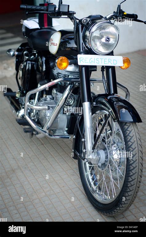 Royal Enfield Classic 350 Stock Photo: 54119934 - Alamy