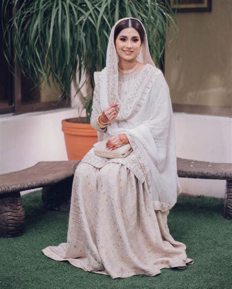 16 Latest Nikah Dresses For Brides 2022 For Memorable Nikah In 2022