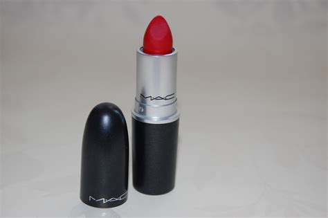 Lipstick Fridays - Beauty Blog: Lipstick Fridays Mac Ruby Woo