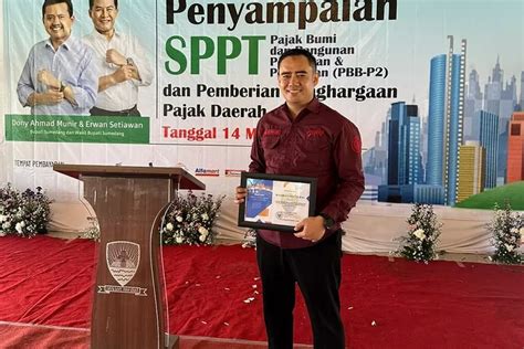 Sumbang Pajak BPHTB Tertinggi Muhammad Ilham Ramadhan Putra Raih