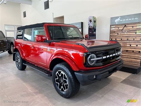 Hot Pepper Red Metallic 2022 Ford Bronco Outer Banks 4x4 4 Door