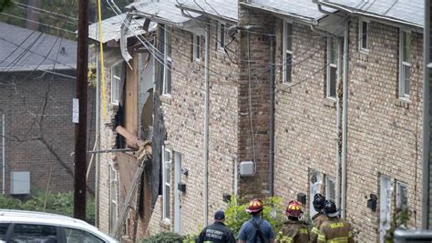 2 dead after plane crashes into Atlanta apartment complex