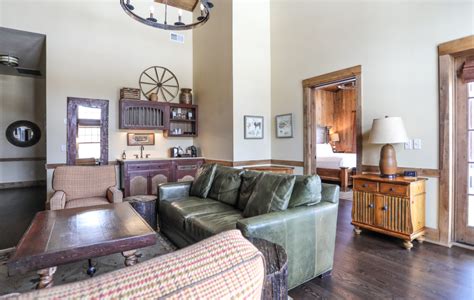 Colorado Mountain Resort Lodging High Lonesome Lodge King Suite