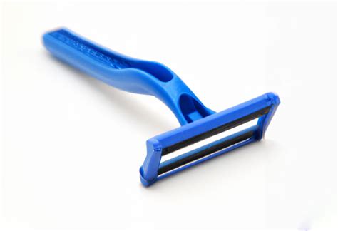 5 Types Of Razors You Can Use To Shave Your Face | Razor Types Pros & Cons