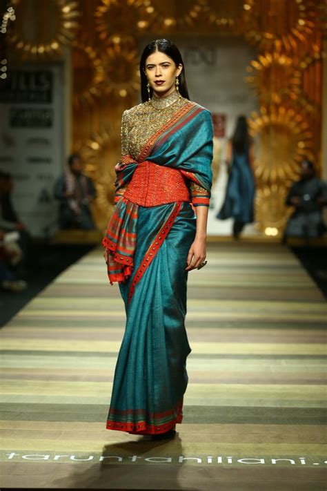 Modern Saree Draping Styles How To Wear Saree In An Interesting