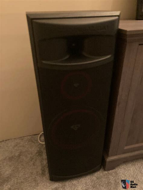 Two Cerwin Vega Xls Floor Standing Speakers Photo Us