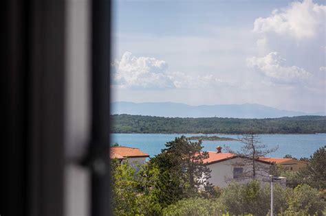 Villa Bella Mit Beheiztem Pool Und Meerblick Zu Vermieten Klimno Krk