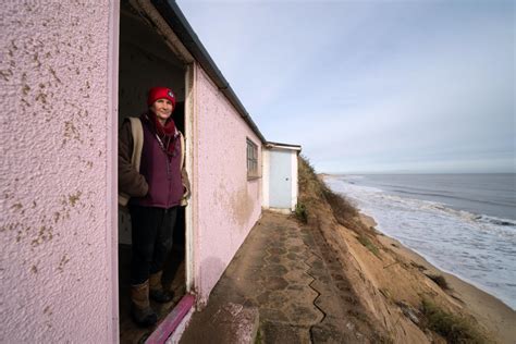 Hemsby: Pictures show 30 years of erosion of Britain's coast