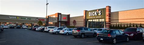 Macomb Mall a case study in still-kicking mall retail | Crain's Detroit Business