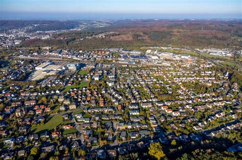 Arnsberg von oben Stadtansicht im Stadtgebiet im Ortsteil Hüsten in