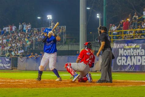 Vaqueros gana el tercer partido de la final de la Liga de Béisbol