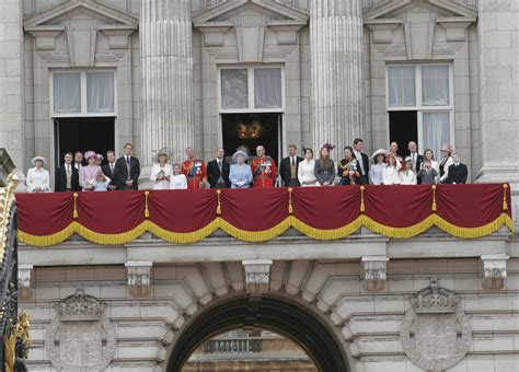 Buckingham Palace balcony shot by keithlarby on DeviantArt