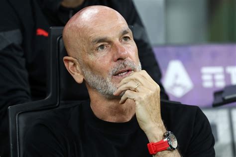 Pioli Nel Mirino Dei Tifosi Del Milan Il Turnover In Blocco Non Piace