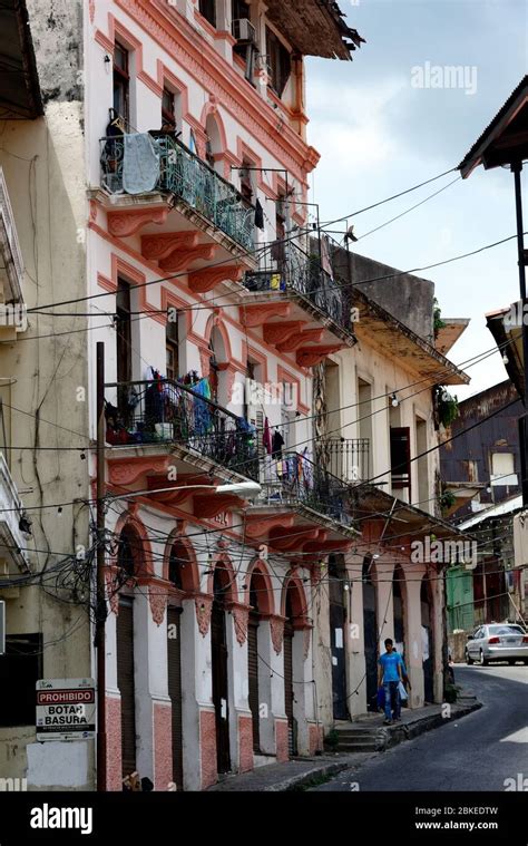 Construcción y restauración de edificios de arquitectura colonial