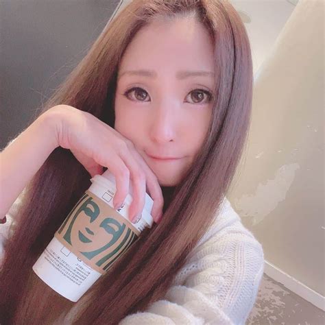 黒沢美怜さんのインスタグラム写真 黒沢美怜instagram「師走ですね☺️ 年末はいつもどきどきが詰まってる。 今年の年末の目標は