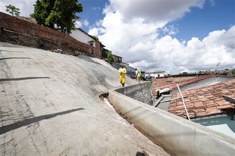 Recife Investe Em Obra De Conten O De Encosta No Bairro De Dois Unidos