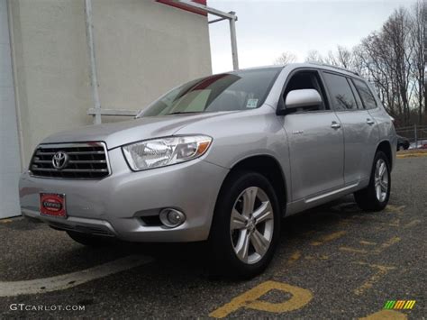 Classic Silver Metallic Toyota Highlander Limited Wd