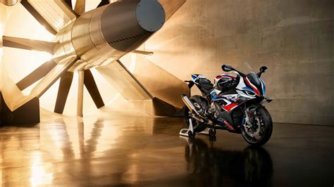 Download wallpaper: BMW M1000RR 3840x2160