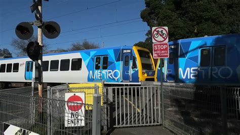 Mont Albert Road Mont Albert Vic LXRA Pedestrian Crossing YouTube