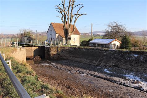 De Génelard à Saint Léger sur Dheune Le canal du Centre fermé jusquau