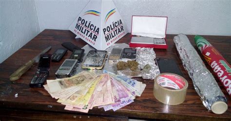 G1 Após Denúncia Jovem é Preso Com Drogas E Celulares Em Divinópolis