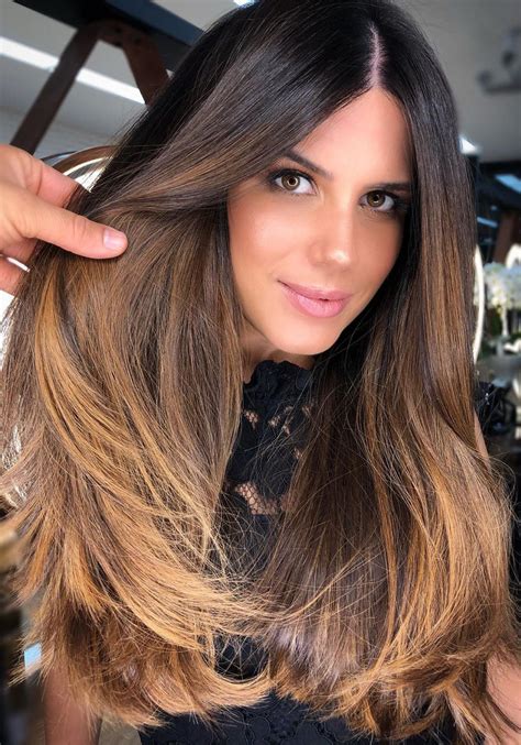 Caramel balayage el mejor color para otoño para morenas y para