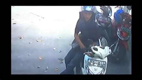 TERTANGKAP KAMERA CCTV Kepergok Mau Mencuri Motor Malah Nanya Alamat