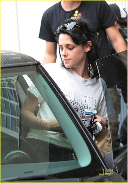 Cars Picture Web: kristen stewart car pictures