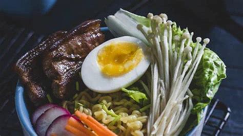 Mengenal Jamur Enoki Yang Sering Disajikan Di Ramen Hingga Kini Memicu