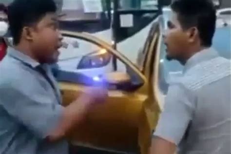 Viral Video Adu Jotos Sopir Bus VS Datsun Cross Di Jalan Berkelahi