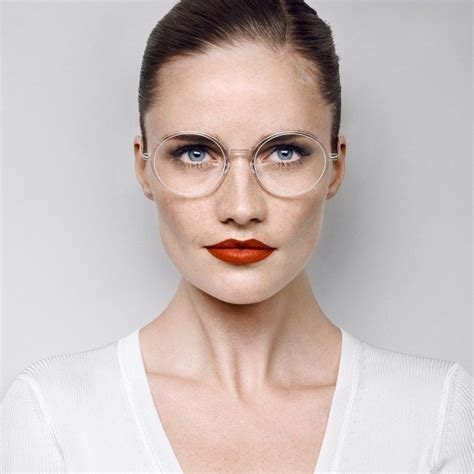 Brillen-Trends: Diese Modelle sind in | Eyewear trends, Womens designer ...