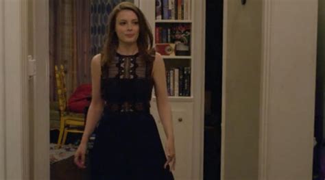 The black dress worn by Mickey Dobbs (Gillian Jacobs) in Love Season 2 ...