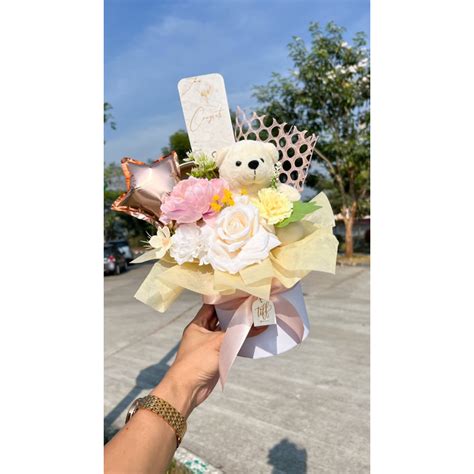 Jual Bloom Boneka Wisuda Dengan Toga Buket Bunga Flower Artificial