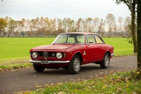 Alfa Romeo Giulia 105 series Bertone coupé Buying Guide