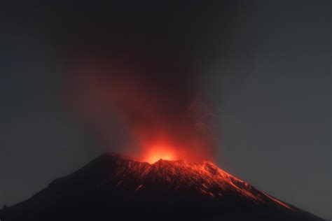 Messico Fa Paura Il Vulcano Popocatepetl Il Mondo