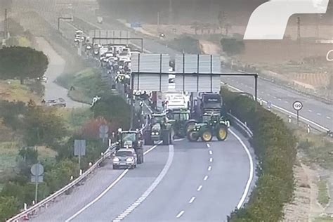 Carreteras Cortadas Y Bloqueadas Por Las Manifestaciones De