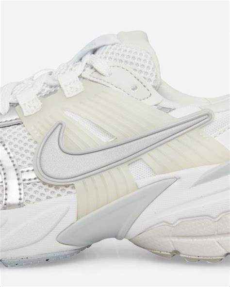 Nike Wmns V K Run Sneakers White Metallic Silver Lyst