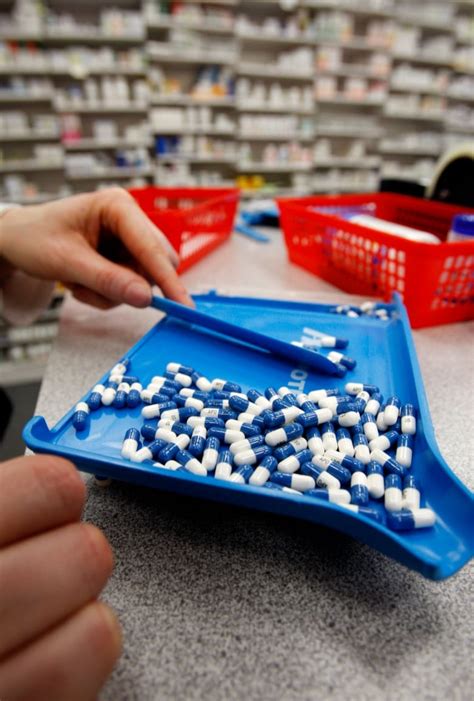 Top court backs Ontario's ban on pharmacy-brand generic drugs | CBC News