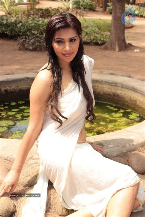 Actress Anjana Hot Photoshoot Photo 6 Of 20