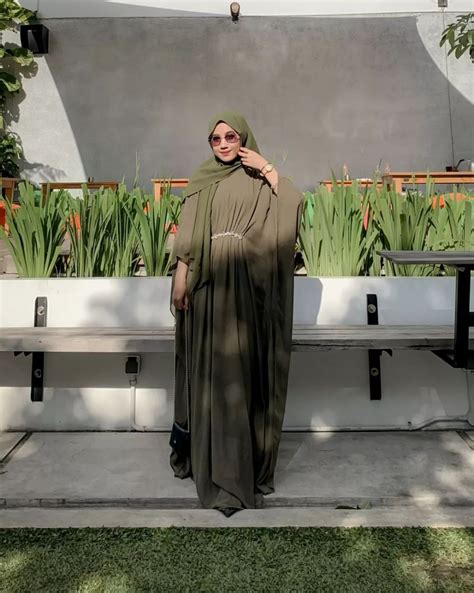 Referensi Ootd Dengan Kaftan Untuk Lebaran Anggun