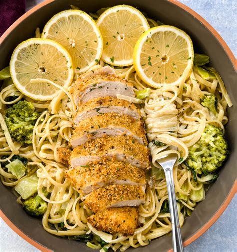 Creamy Lemon Chicken Pasta With Garlic And Parmesan {video}