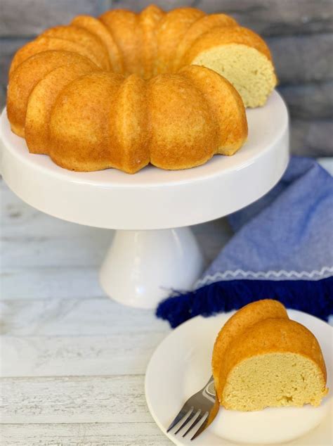 Boozy Coconut Rum Bundt Cake