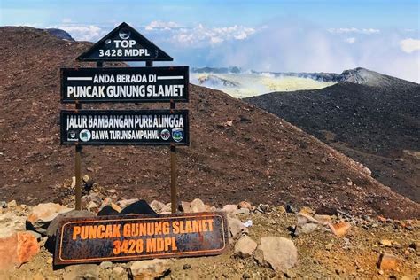 Mitos Pulau Jawa Akan Terbelah Dua Jika Gunung Slamet Meletus Begini