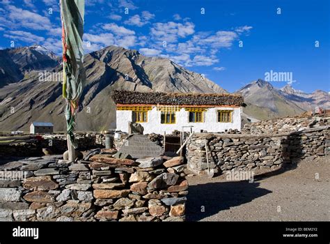 Traditional House Rangdom Village Zanskar India Stock Photo Alamy