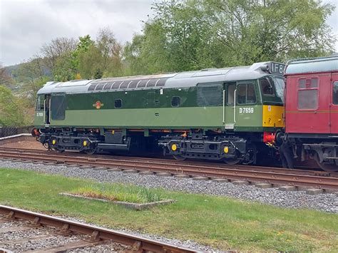 Class 25 D7659 Heritage Railway And Steam Train Rides Midlands UK